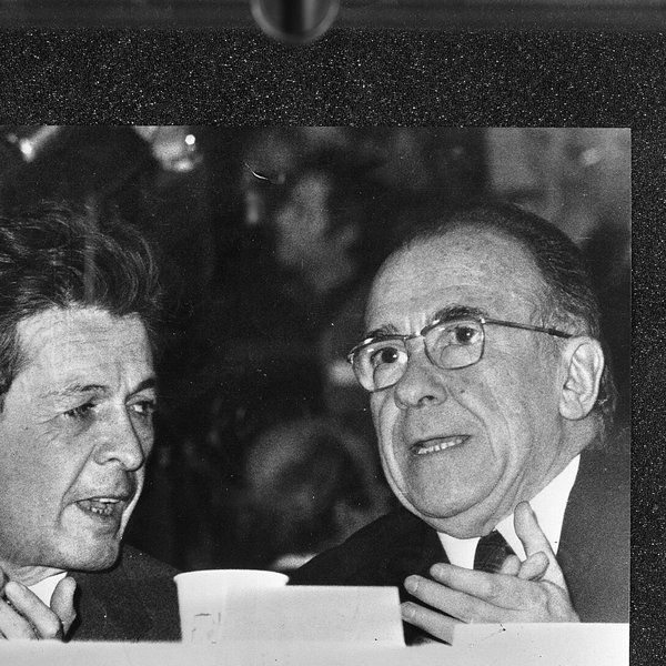 Enrico Berlinguer a Santiago Carrillo na reprodukci fotografie z archivu Anefo z prosince 1976