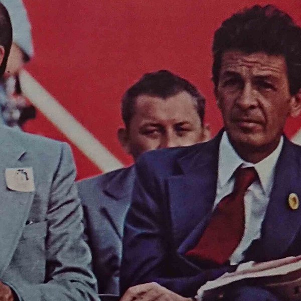 Enrico Berlinguer na tribuně v roce 1976
