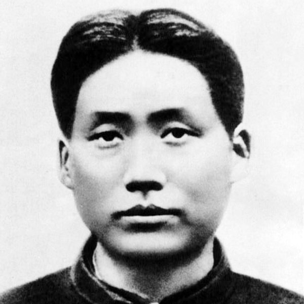 Mladý Mao Ce-tung na fotografii z Wu-chanu z roku 1927